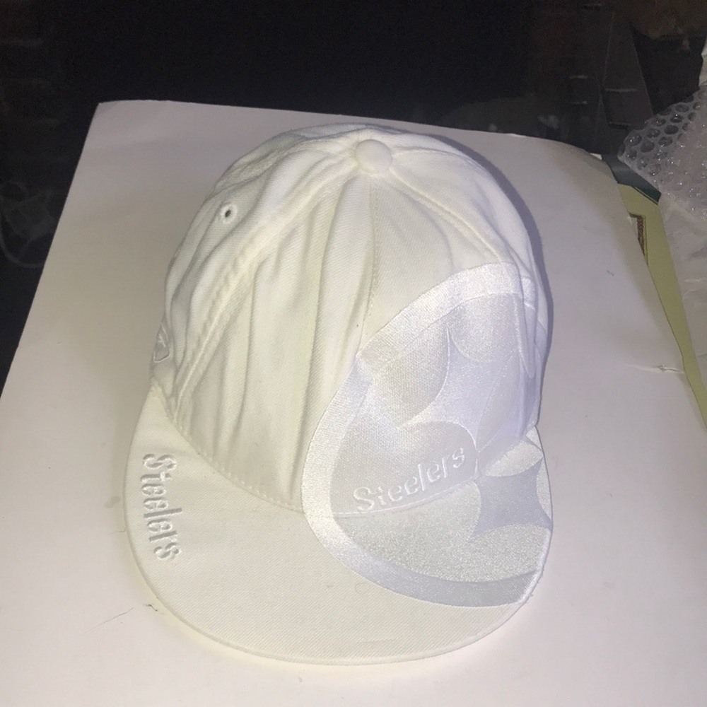 Men’s Fitted NFL Steelers Cap